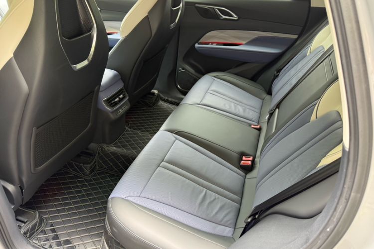 Used Hongqi HS3 2023 2.0T All-Wheel-Drive Youwei Version Interior 3