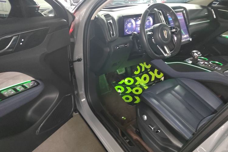 Used Hongqi HS3 2023 2.0T All-Wheel-Drive Youwei Version Interior 3