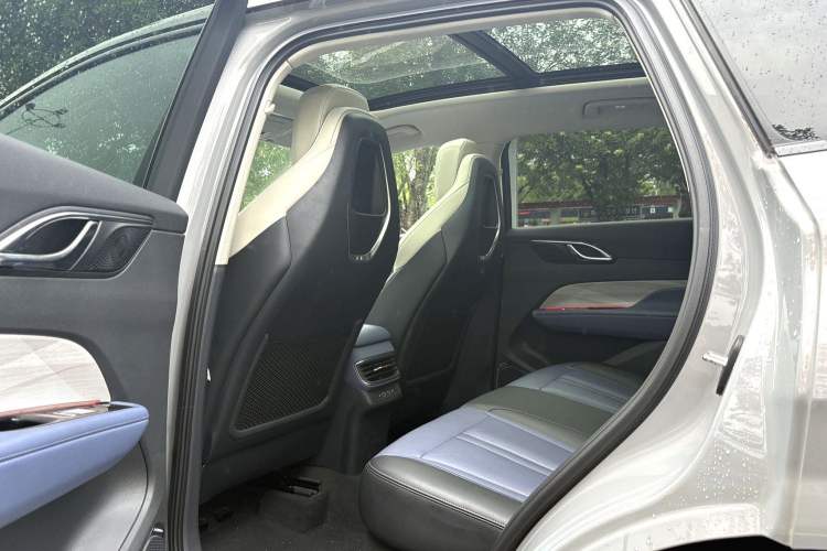 Used Hongqi HS3 2023 2.0T All-Wheel-Drive Youwei Version Interior 3
