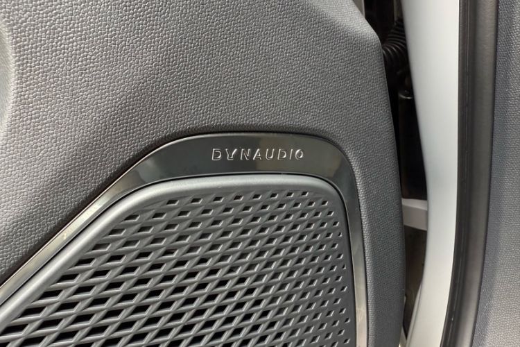 Used Hongqi HS3 2023 2.0T All-Wheel-Drive Youwei Version Interior 4