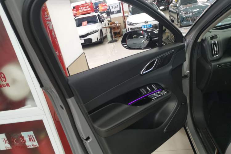 Used Hongqi HS3 2023 2.0T All-Wheel-Drive Youwei Version Left Front Door Interior