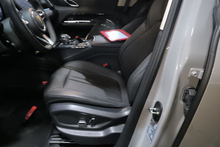 Used Hongqi HS3 2023 1.5T Two-Wheel Drive Shanwei Edition Left Front Seat