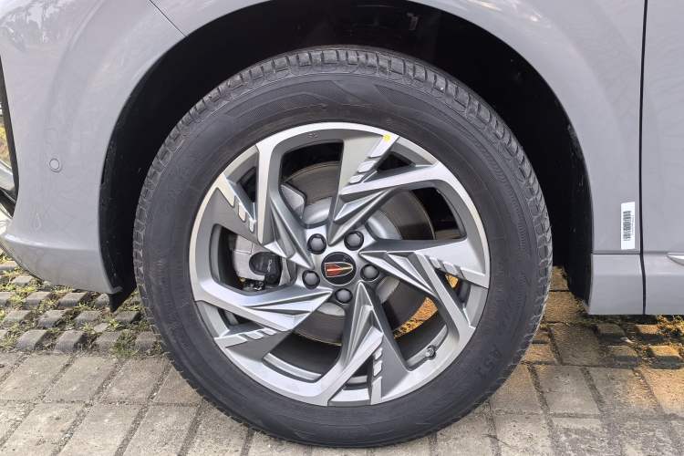 Used Hongqi HS3 2023 2.0T All-Wheel-Drive Youwei Version Left Front Wheel Hub