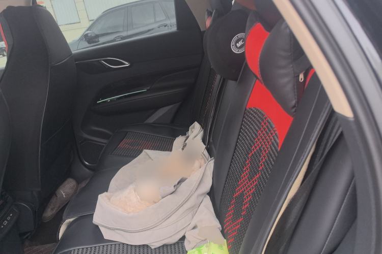 Used Hongqi HS3 2023 1.5T Two-Wheel Drive Shanwei Edition Left Rear Seat