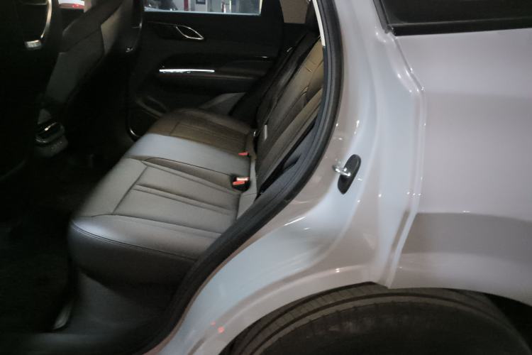 Used Hongqi HS3 2023 1.5T Two-Wheel Drive Shanwei Edition Left Rear Seat