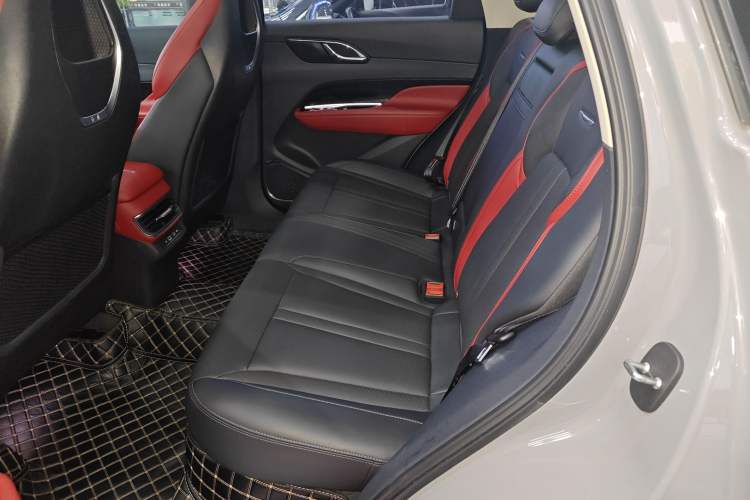 Used Hongqi HS3 2023 1.5T Two-Wheel Drive Shanwei Edition Left Rear Seat