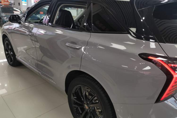 Used Hongqi HS3 2023 2.0T All-Wheel-Drive Youwei Version Left Side