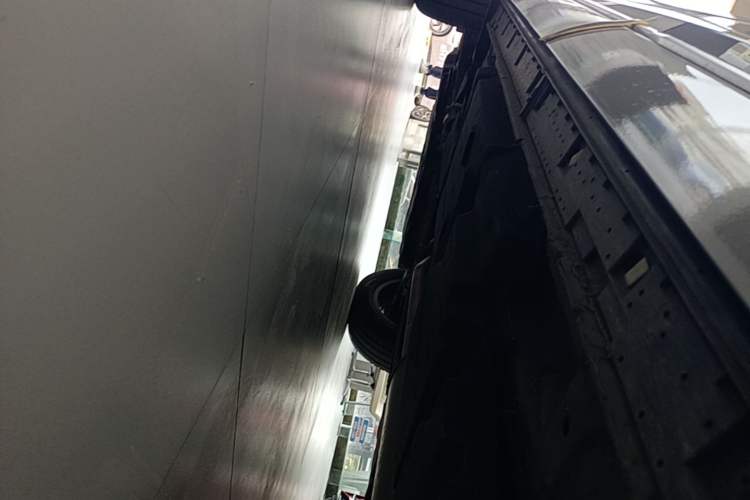 Used Hongqi HS3 2023 1.5T Two-Wheel Drive Shanwei Edition Left Side Sill