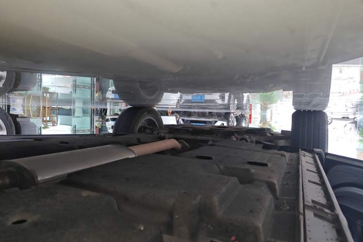 Used Hongqi HS3 2023 1.5T Two-Wheel Drive Shanwei Edition Left Side Sill