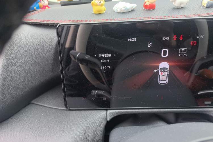 Used Hongqi HS3 2023 1.5T Two-Wheel Drive Shanwei Edition Odometer Close Up