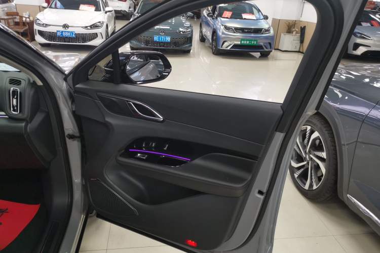 Used Hongqi HS3 2023 2.0T All-Wheel-Drive Youwei Version Right Front Door Interior