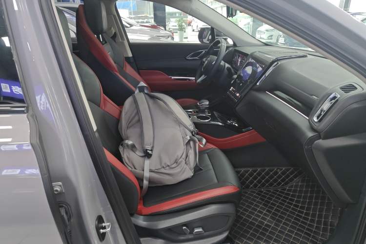 Used Hongqi HS3 2023 1.5T Two-Wheel Drive Shanwei Edition Right Front Seat