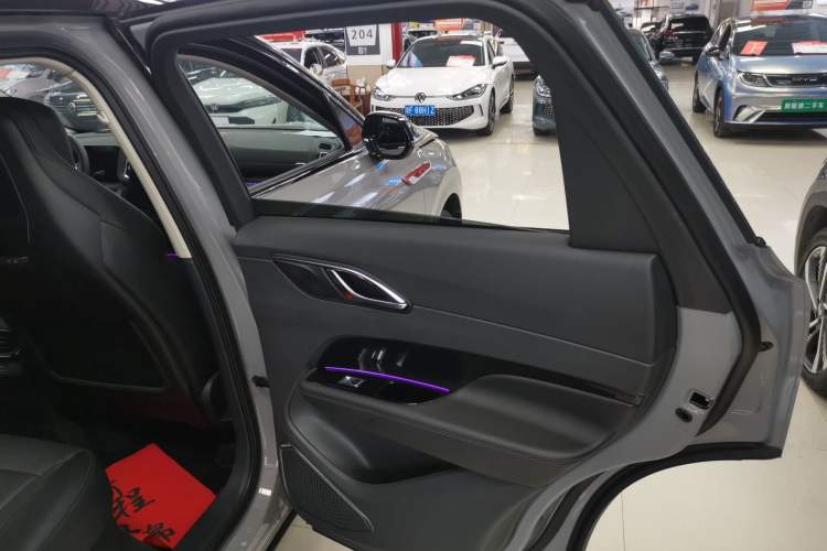 Used Hongqi HS3 2023 2.0T All-Wheel-Drive Youwei Version Right Rear Door Interior
