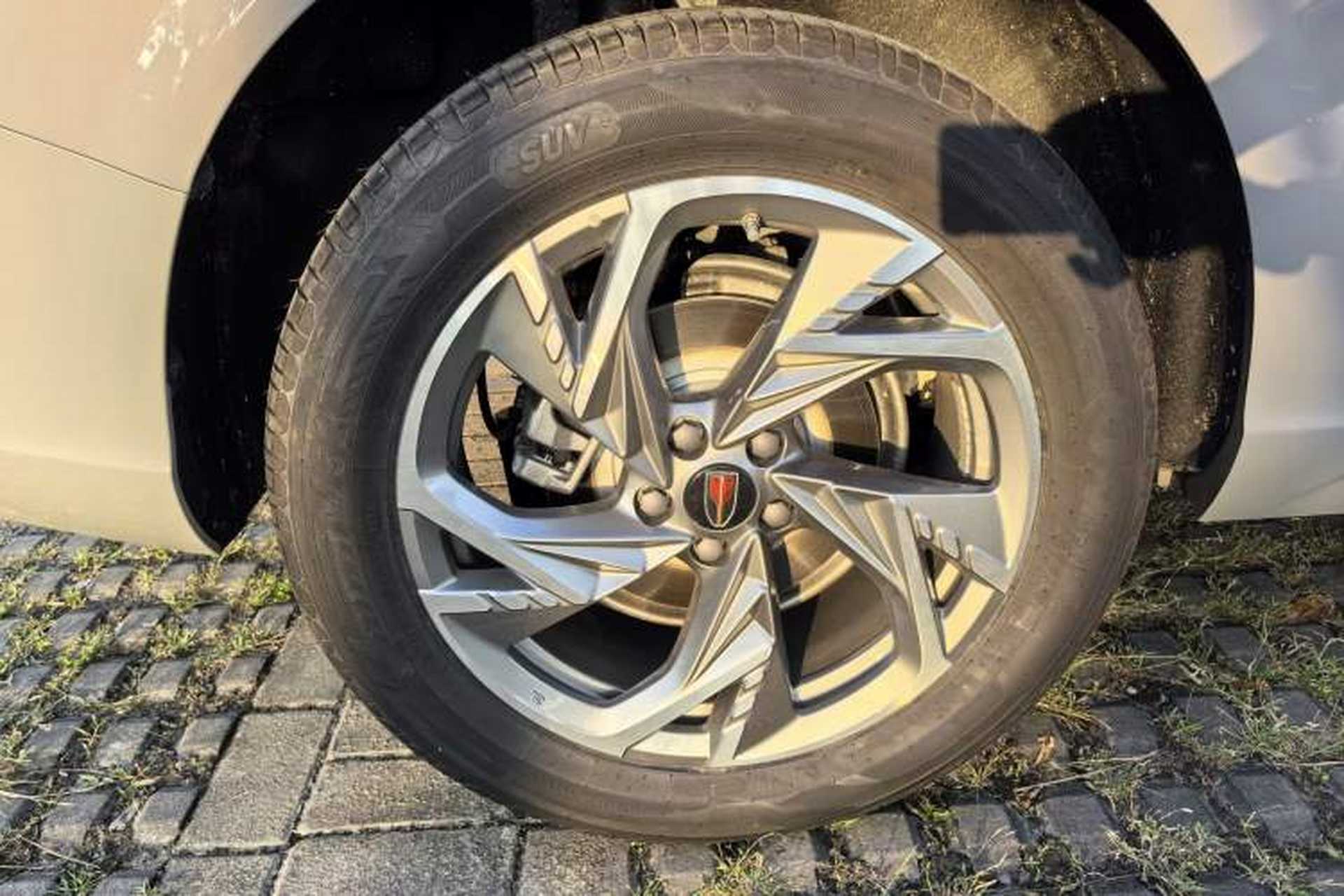 Used Hongqi HS3 2023 2.0T All-Wheel-Drive Youwei Version Right Rear Wheel Hub
