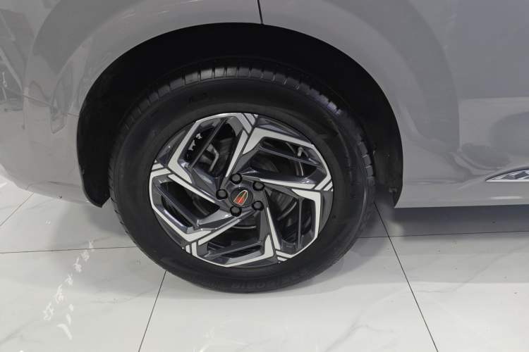 Used Hongqi HS3 2023 1.5T Two-Wheel Drive Shanwei Edition Right Rear Wheel Hub
