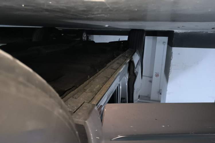 Used Hongqi HS3 2023 1.5T Two-Wheel Drive Shanwei Edition Right Side Sill