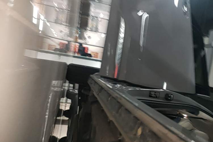 Used Hongqi HS3 2023 2.0T All-Wheel-Drive Youwei Version Right Side Sill
