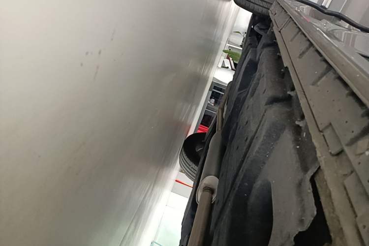 Used Hongqi HS3 2023 1.5T Two-Wheel Drive Shanwei Edition Right Side Sill