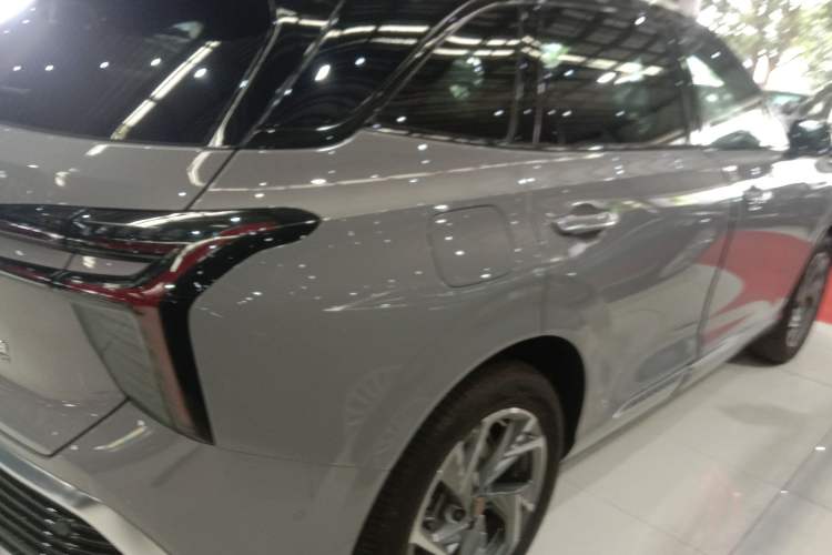 Used Hongqi HS3 2023 2.0T All-Wheel-Drive Youwei Version Right Side