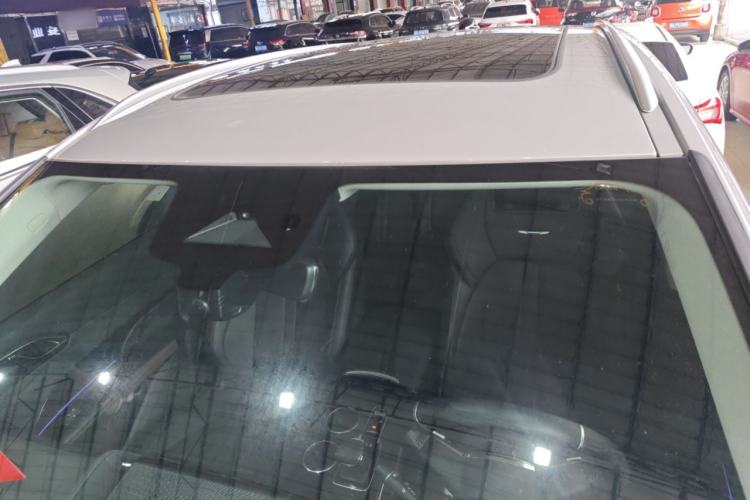 Used Hongqi HS3 2023 2.0T Two-Wheel Drive Available Version Roof