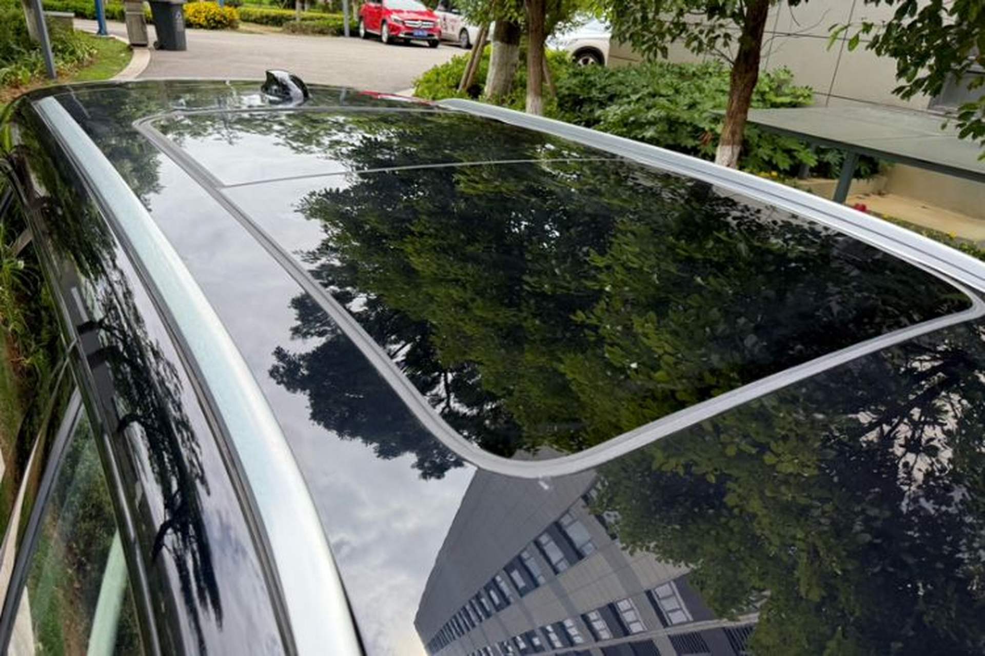 Used Hongqi HS3 2023 2.0T All-Wheel-Drive Youwei Version Roof
