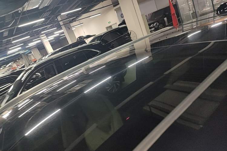 Used Hongqi HS3 2023 2.0T All-Wheel-Drive Youwei Version Roof