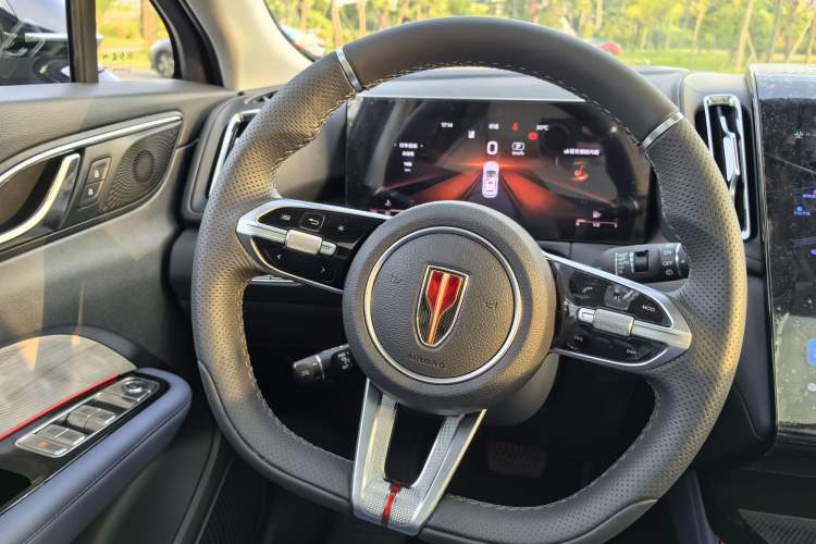 Used Hongqi HS3 2023 2.0T All-Wheel-Drive Youwei Version Steering Wheel