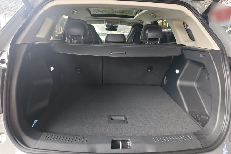 Used Hongqi HS3 2023 2.0T Two-Wheel Drive Available Version Trunk