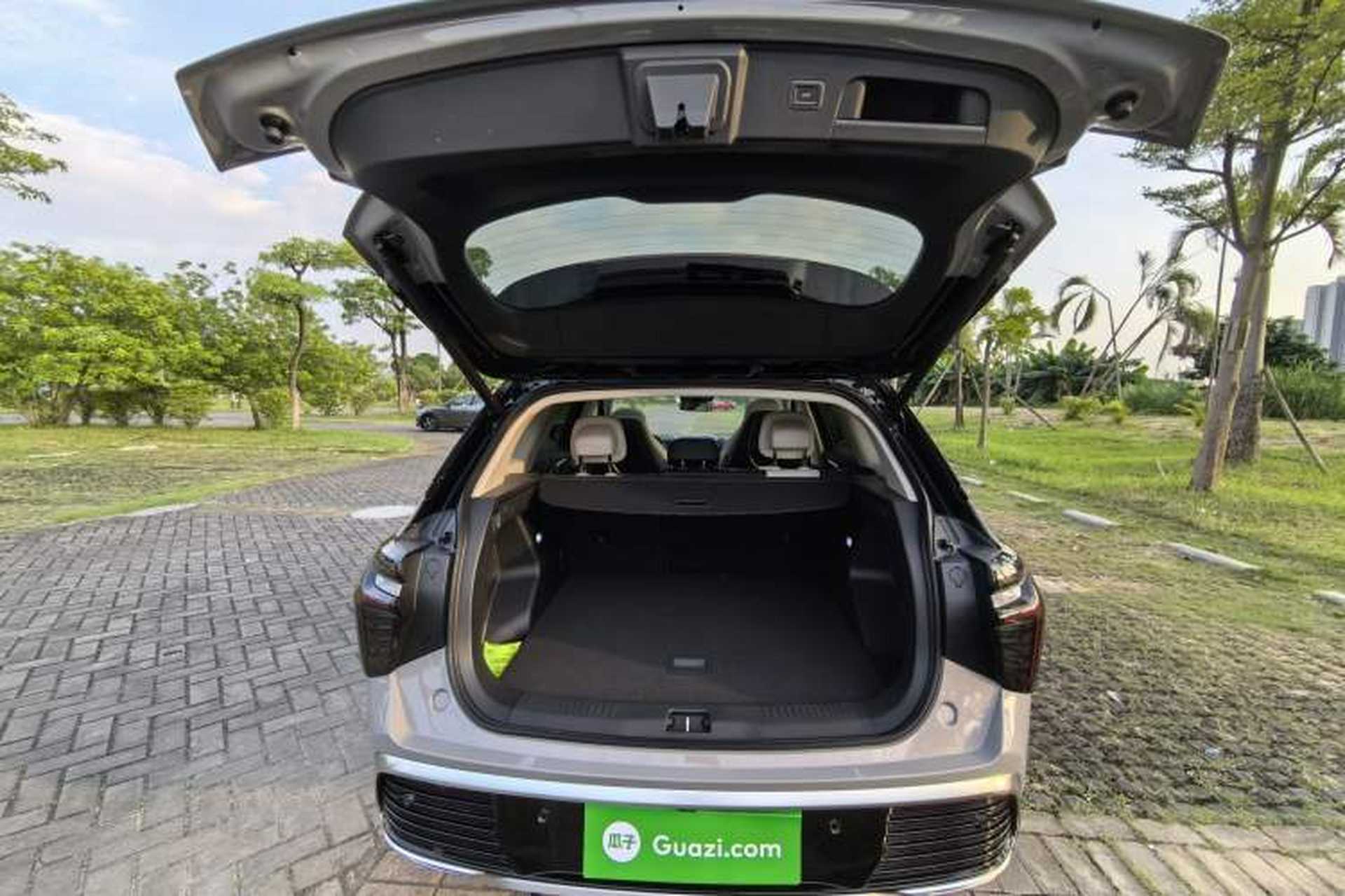 Used Hongqi HS3 2023 2.0T All-Wheel-Drive Youwei Version Trunk