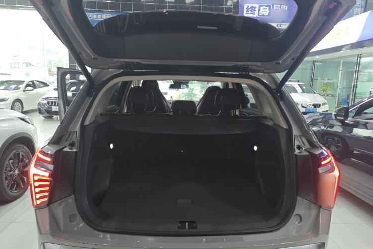 Used Hongqi HS3 2023 1.5T Two-Wheel Drive Shanwei Edition Trunk