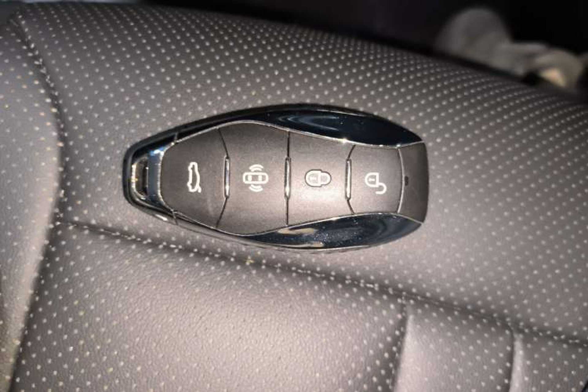 Used Hongqi HS3 2023 1.5T Two-Wheel Drive Shanwei Edition Vehicle Key