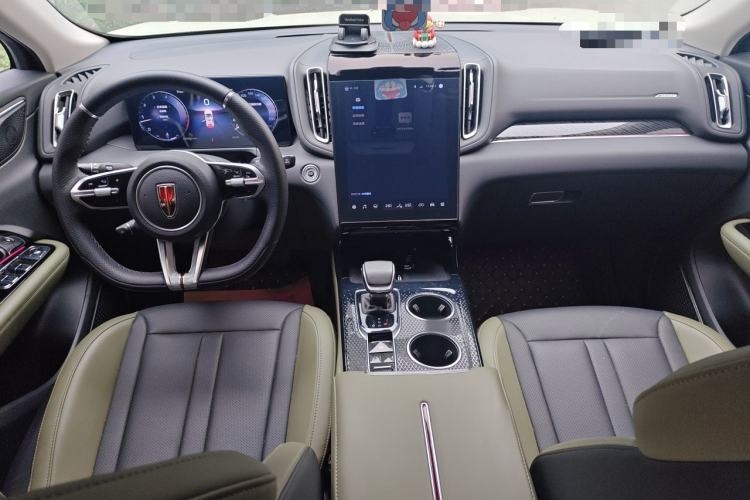Used Hongqi HS3 2023 1.5T Two-Wheel Drive Shanwei Edition Center Console