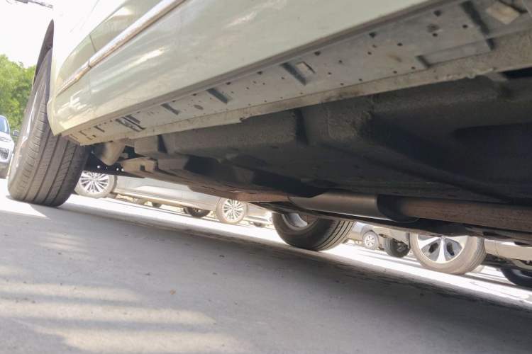 Used Hongqi HS3 2023 1.5T Two-Wheel Drive Shanwei Edition Chassis Front Right