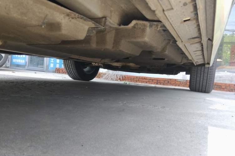 Used Hongqi HS3 2023 1.5T Two-Wheel Drive Shanwei Edition Chassis Rear Right