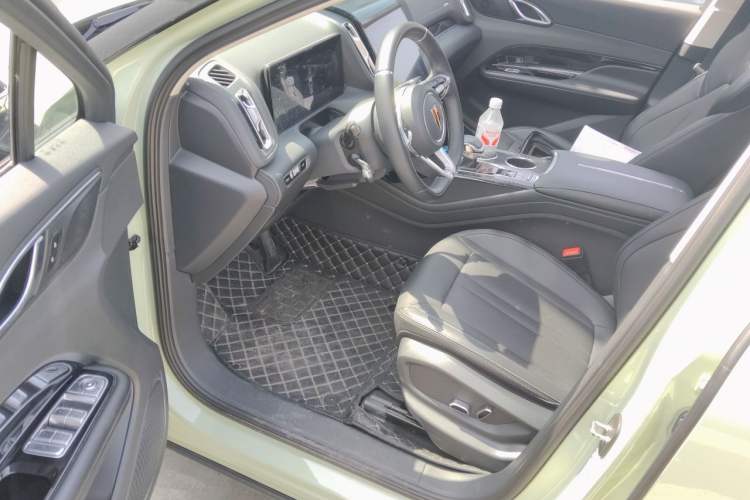 Used Hongqi HS3 2023 1.5T Two-Wheel Drive Shanwei Edition Driver Seat