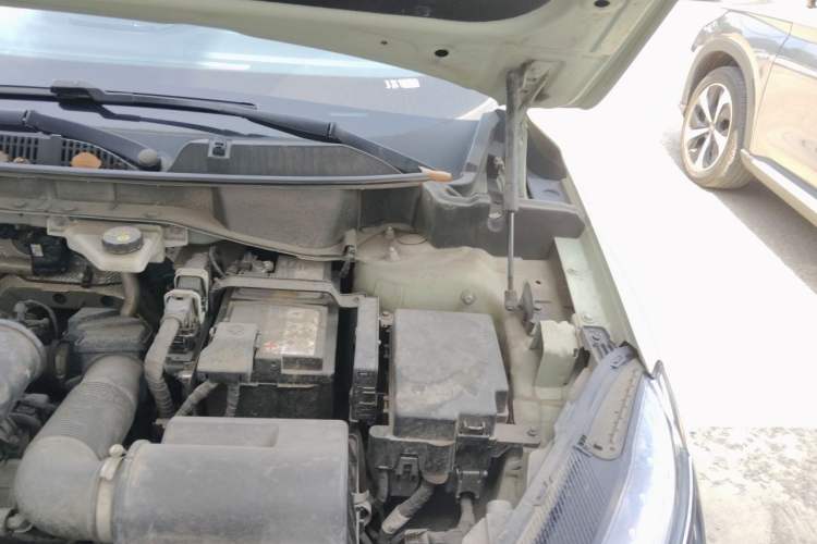 Used Hongqi HS3 2023 1.5T Two-Wheel Drive Shanwei Edition Engine Bay Left