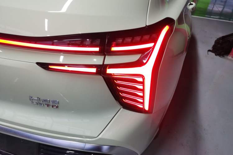 Used Hongqi HS3 2023 2.0T All-Wheel-Drive Youwei Version Exterior 3