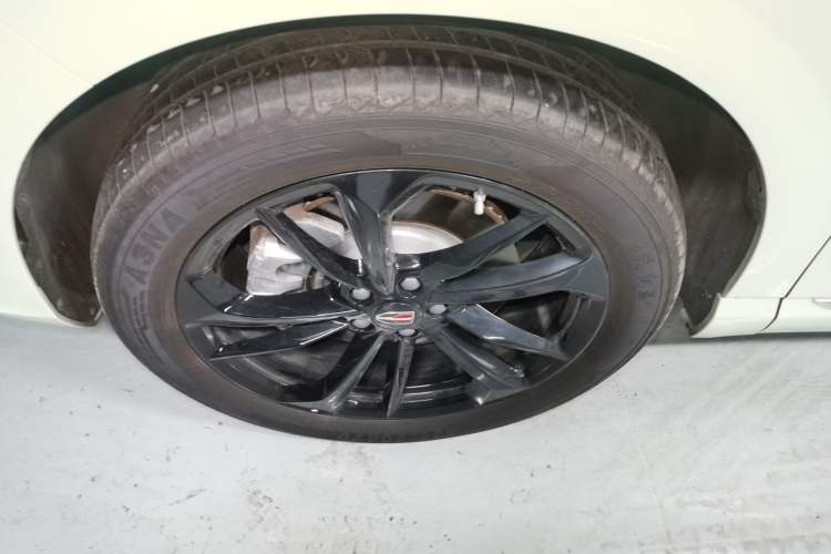Used Hongqi HS3 2023 2.0T All-Wheel-Drive Youwei Version Exterior 4