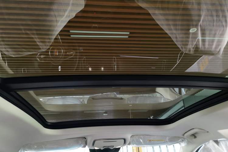 Used Hongqi HS3 2023 1.5T Two-Wheel Drive Shanwei Edition Headliner