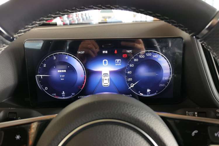 Used Hongqi HS3 2023 1.5T Two-Wheel Drive Shanwei Edition Instrument Cluster