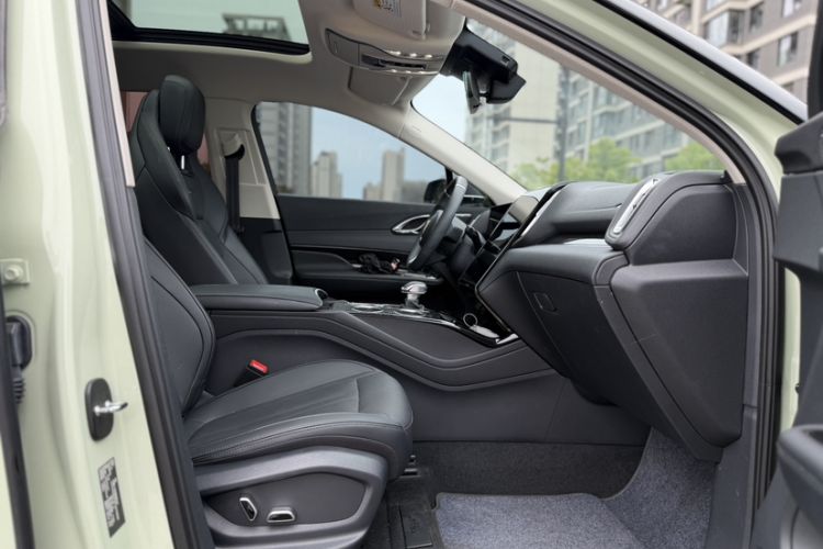Used Hongqi HS3 2023 1.5T Two-Wheel Drive Shanwei Edition Interior 1