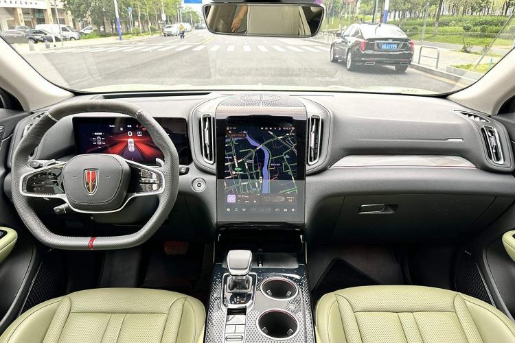 Used Hongqi HS3 2023 2.0T All-Wheel-Drive Youwei Version Interior 2