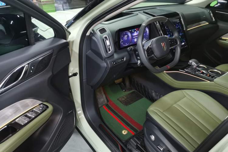 Used Hongqi HS3 2023 2.0T All-Wheel-Drive Youwei Version Interior 3