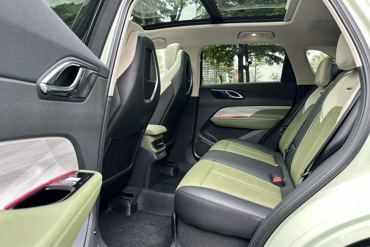 Used Hongqi HS3 2023 2.0T All-Wheel-Drive Youwei Version Interior 4