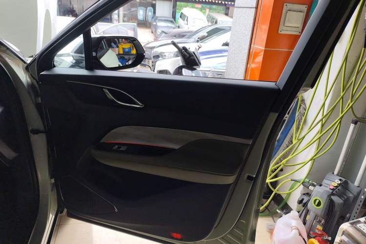 Used Hongqi HS3 2023 2.0T All-Wheel-Drive Youwei Version Interior 5