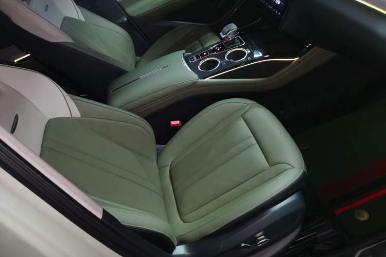 Used Hongqi HS3 2023 2.0T All-Wheel-Drive Youwei Version Right Front Seat
