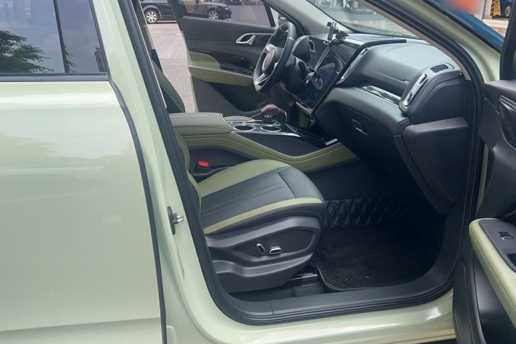 Used Hongqi HS3 2023 1.5T Two-Wheel Drive Shanwei Edition Right Front Seat