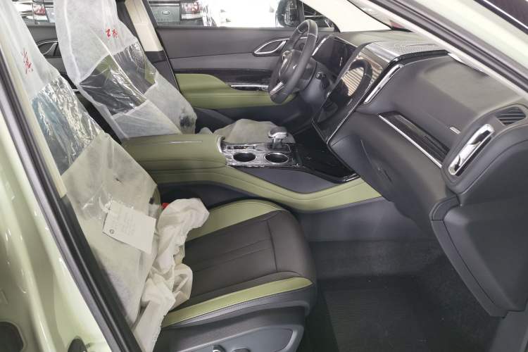 Used Hongqi HS3 2023 1.5T Two-Wheel Drive Shanwei Edition Right Front Seat