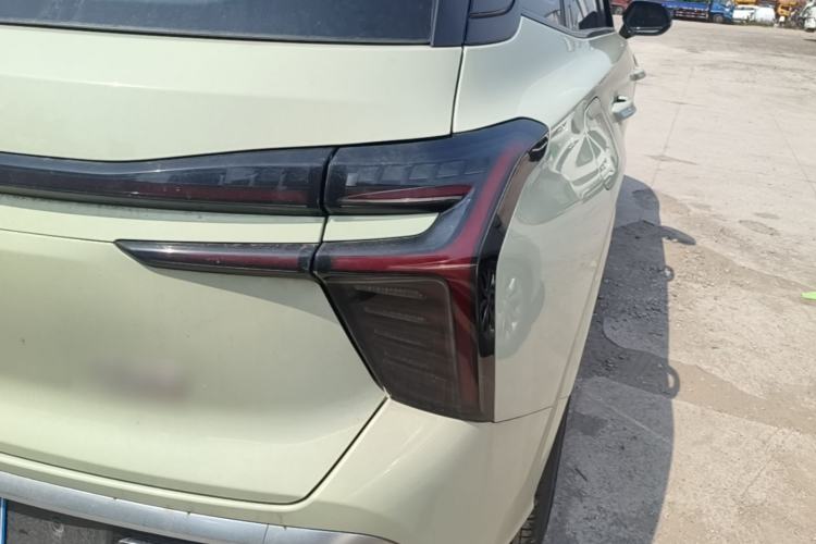 Used Hongqi HS3 2023 1.5T Two-Wheel Drive Shanwei Edition Right Rear Taillight