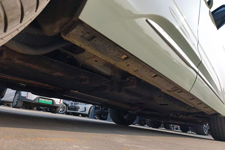 Used Hongqi HS3 2023 1.5T Two-Wheel Drive Shanwei Edition Right Side Sill